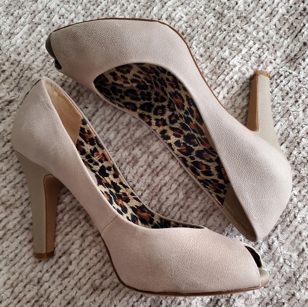 Jessica Simpson Ramonna Ash Grey Peep Toe Pumps